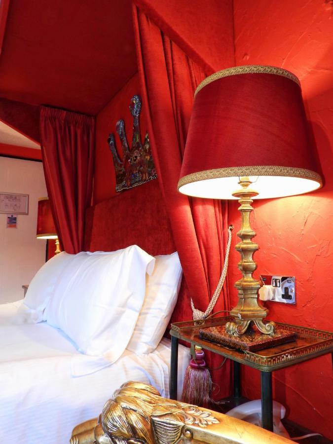 The Lion Hotel Уелшпул Екстериор снимка