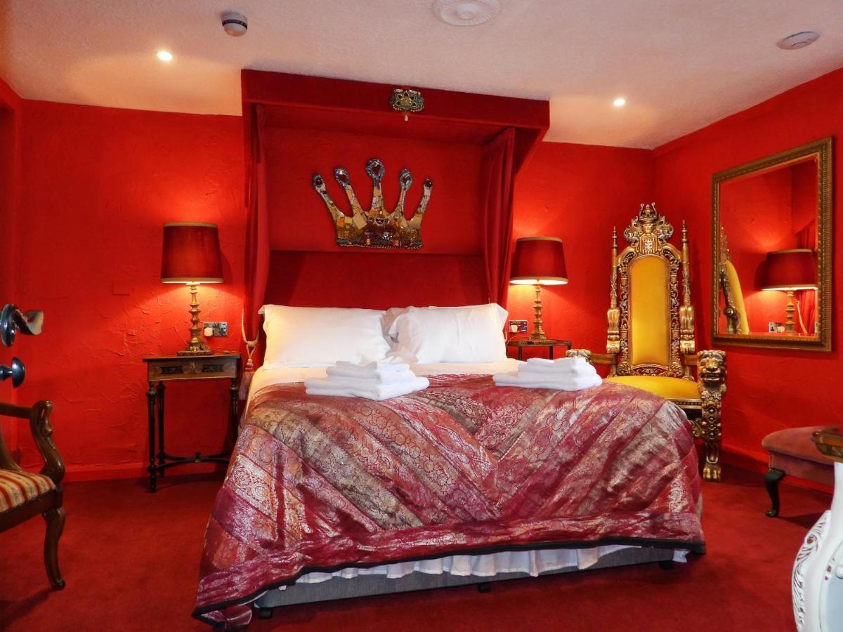 The Lion Hotel Уелшпул Екстериор снимка